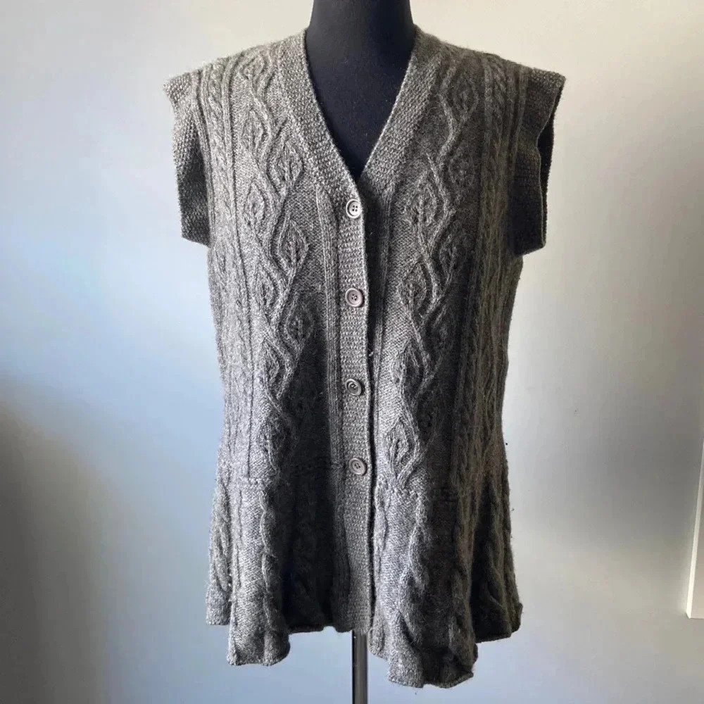 United  Colors of Benetton | Sleeveless Wool Cardigan